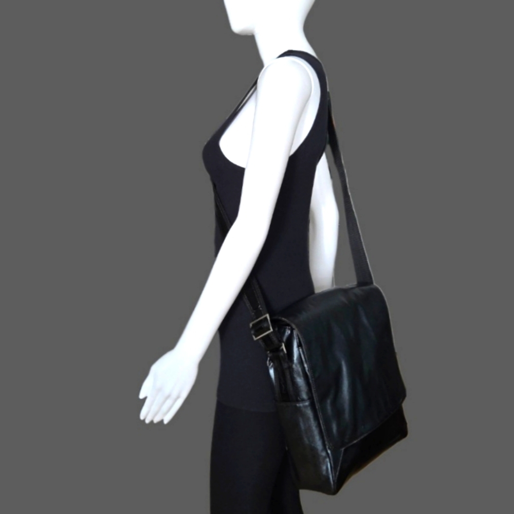 NWT* MAC BY MATT MURPHY Black Faux-Leather North-South Messenger Bag *READ